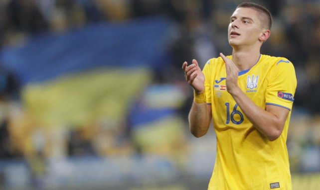 Vitaliy Mikolenko brilla con el Dinamo de Kiev y la Selección de Ucrania