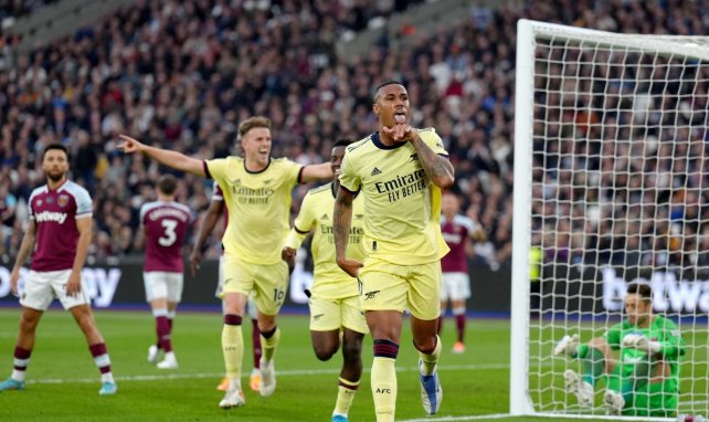 Gabriel festeja su gol en la victoria del Arsenal ante el West Ham