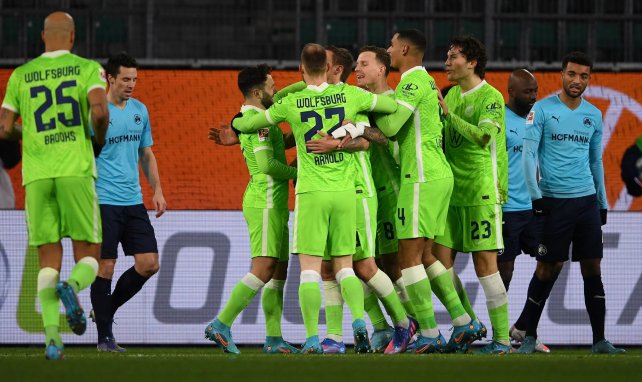 El Wolfsburgo celebra uno de sus tantos contra el Greuther Fürth