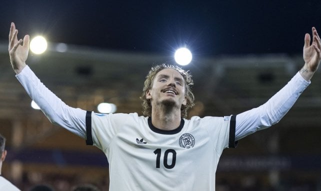 Nick Woltemade celebra un gol.