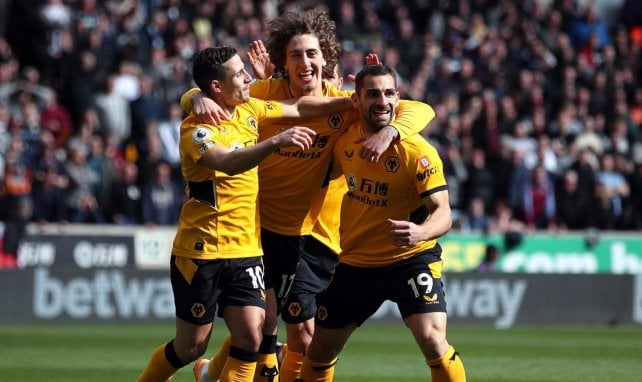 Los jugadores del Wolverhampton Wanderers celebran