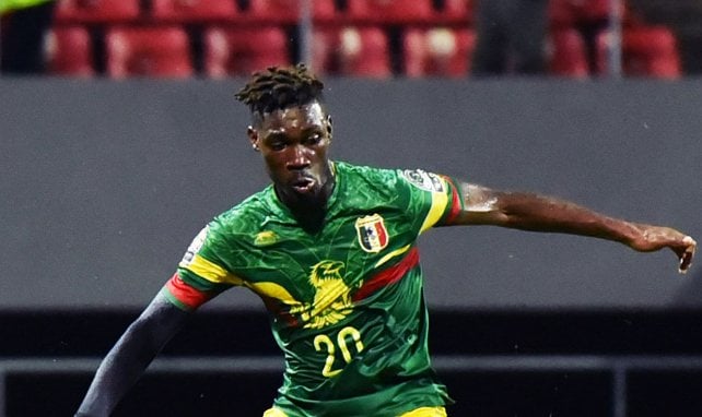 Yves Bissouma con Mali