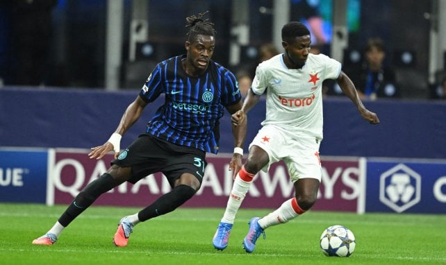Yann Bisseck con el Inter de Milán