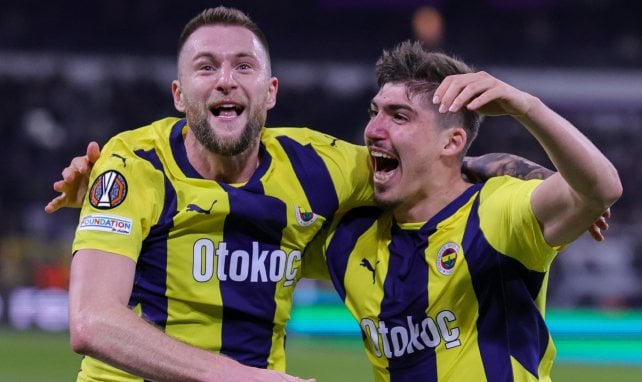 Milan Skriniar con el Fenerbahçe
