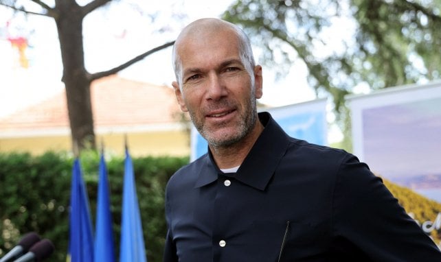 Zinédine Zidane ante la prensa