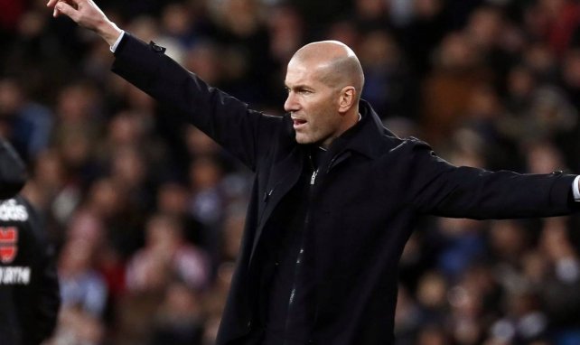 Zinedine Zidane quiere reforzar la medular