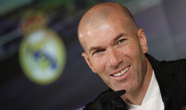  Zinedine Zidane en rueda de prensa