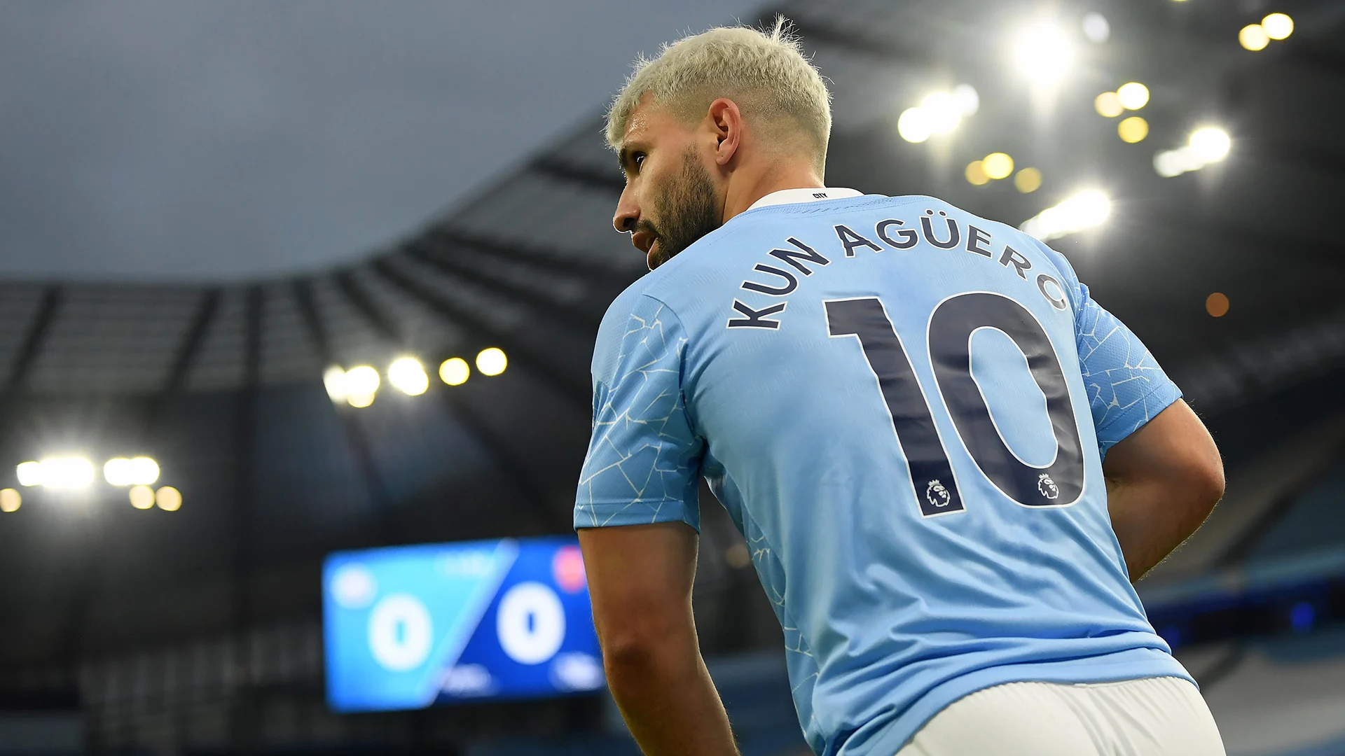 Barcelona acelera el paso por el fichaje del Kun Agüero